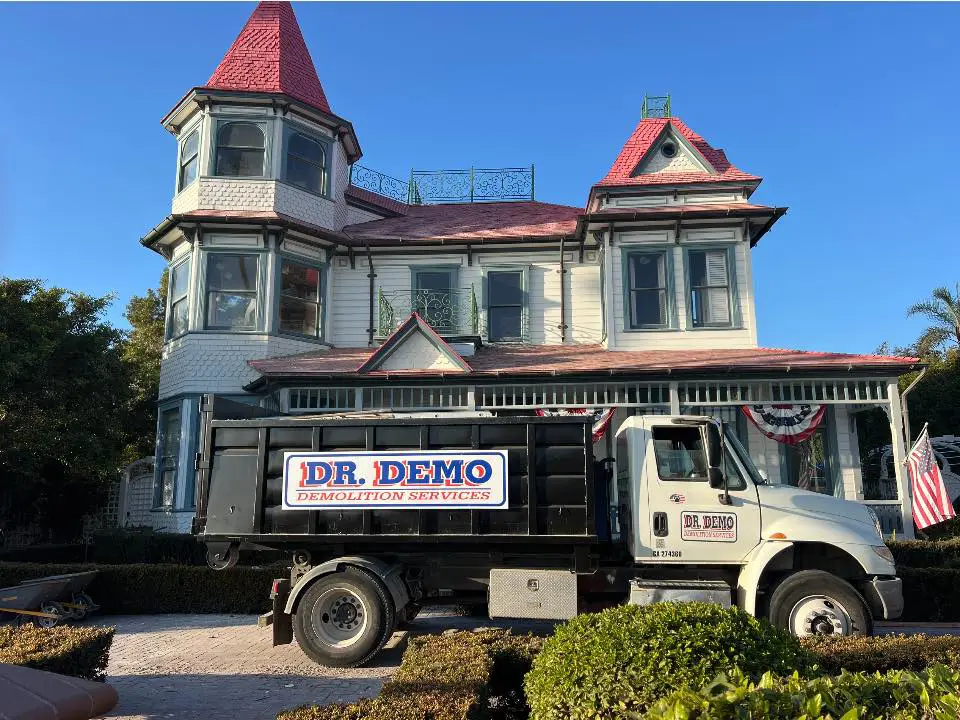 Dr Demo Dumpsters roll off dumpster at job site in Chula Vista CA